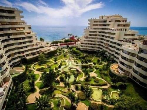 Precioso Apartamento Frente Al Mar Benalbeach Apartment Benalmádena Exterior photo